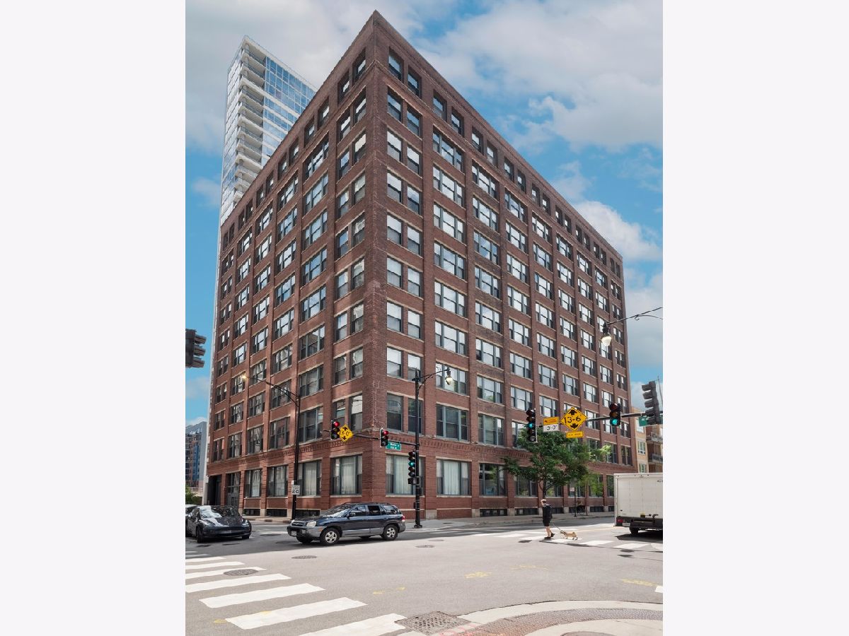 Condominiums Sold Paper Place Lofts Chicago Illinois, 801 Wells