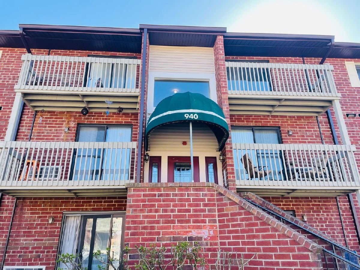 Condominiums Rented Lakewood Villas Vernon Hills Illinois, 940 Lakeside