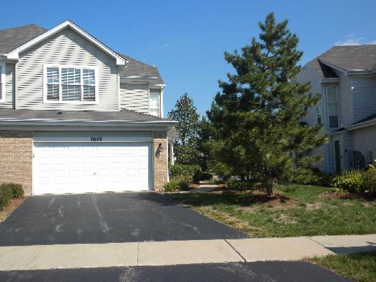 Townhomes & Condos Rented Bridgewater Naperville Illinois, 1819 Golden Gate