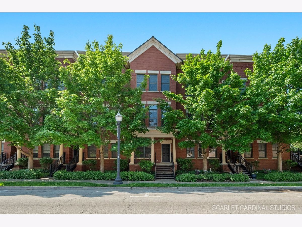 Townhomes Sold River Park Place Elgin Illinois, 203 Prairie