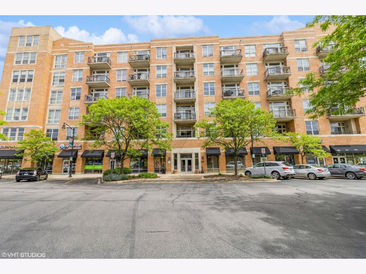 Condominiums Sold Metropolitan Square Des Plaines Illinois, 647 Metropolitan