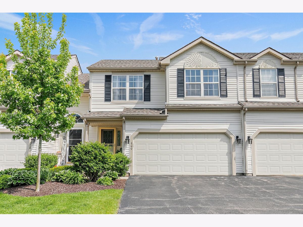 Townhomes & Condos Sold Wineberry Dekalb Illinois, 660 Kenwood