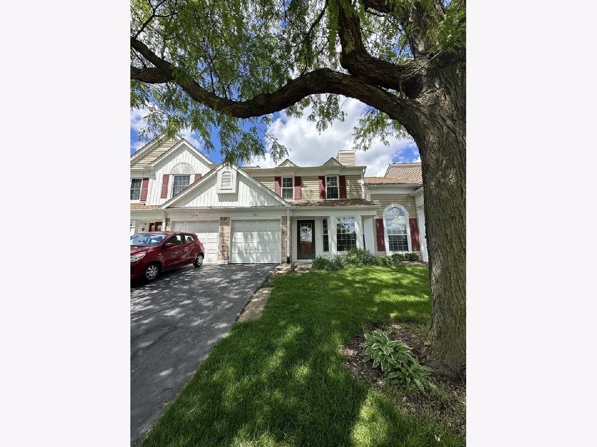 Townhomes Rented Orchard Gate Westmont Illinois, 122 67th