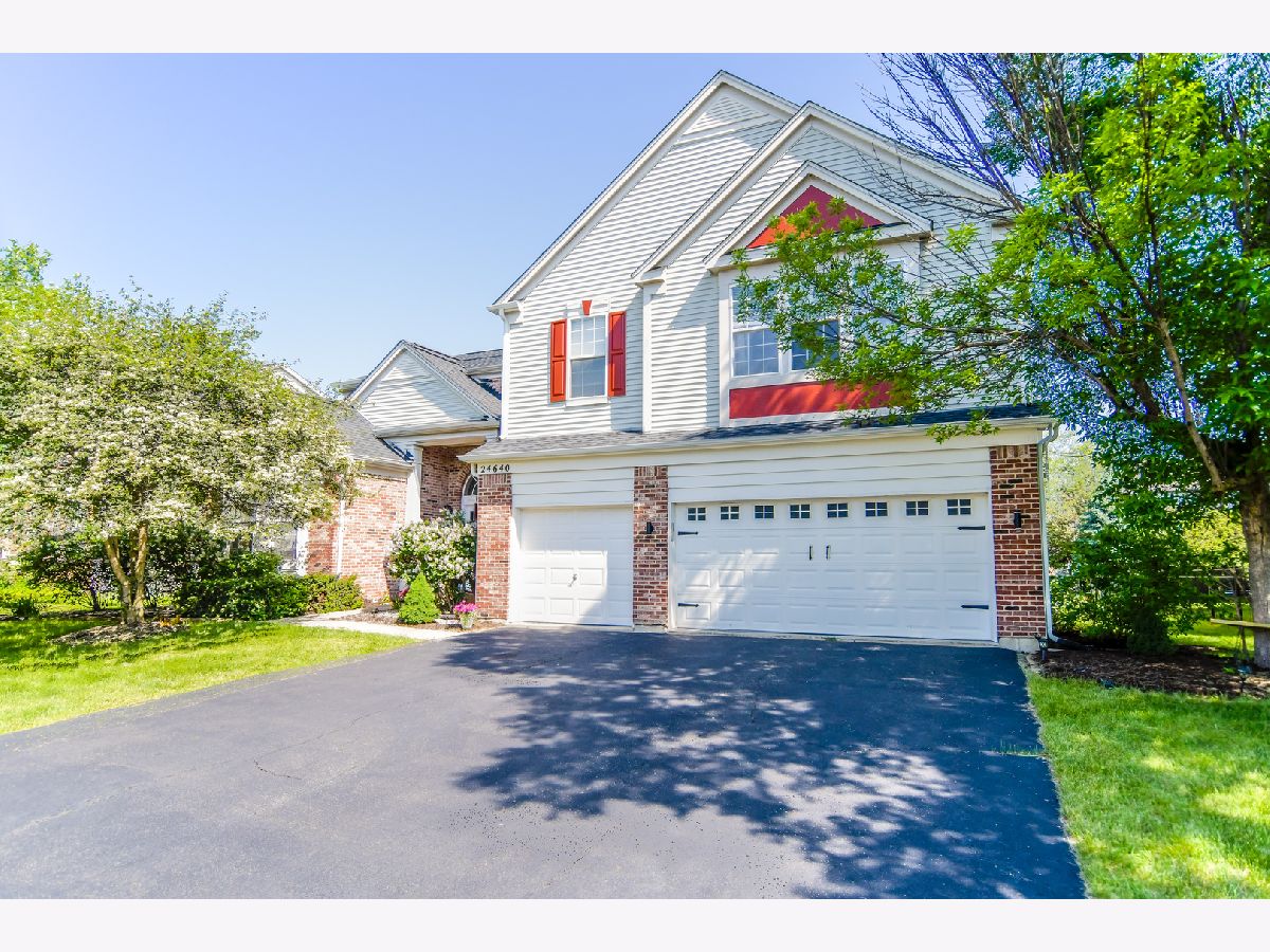Homes & Condos & Townhomes Sold Century Trace Plainfield Illinois, 24640 Woodstock