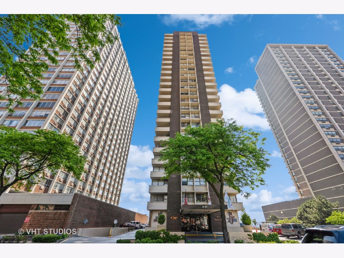 Condominiums Sold El Lago Chicago Illinois, 6157 Sheridan