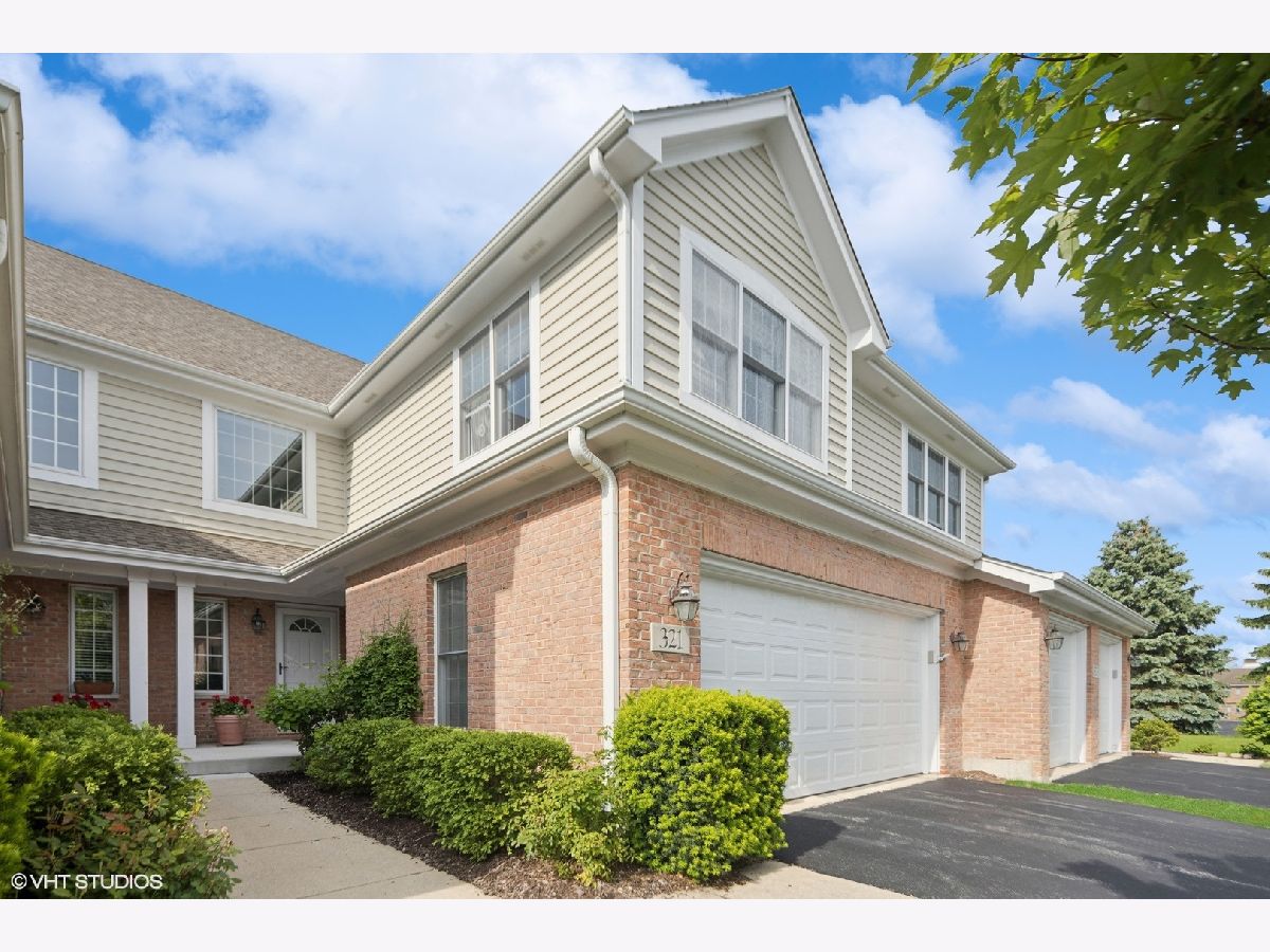 Townhomes Sold Orchard Place Glen Ellyn Illinois, 321 Turnberry