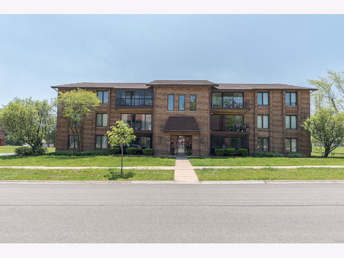 Condos & Townhomes Sold Treetop Orland Park Illinois, 9949 Treetop