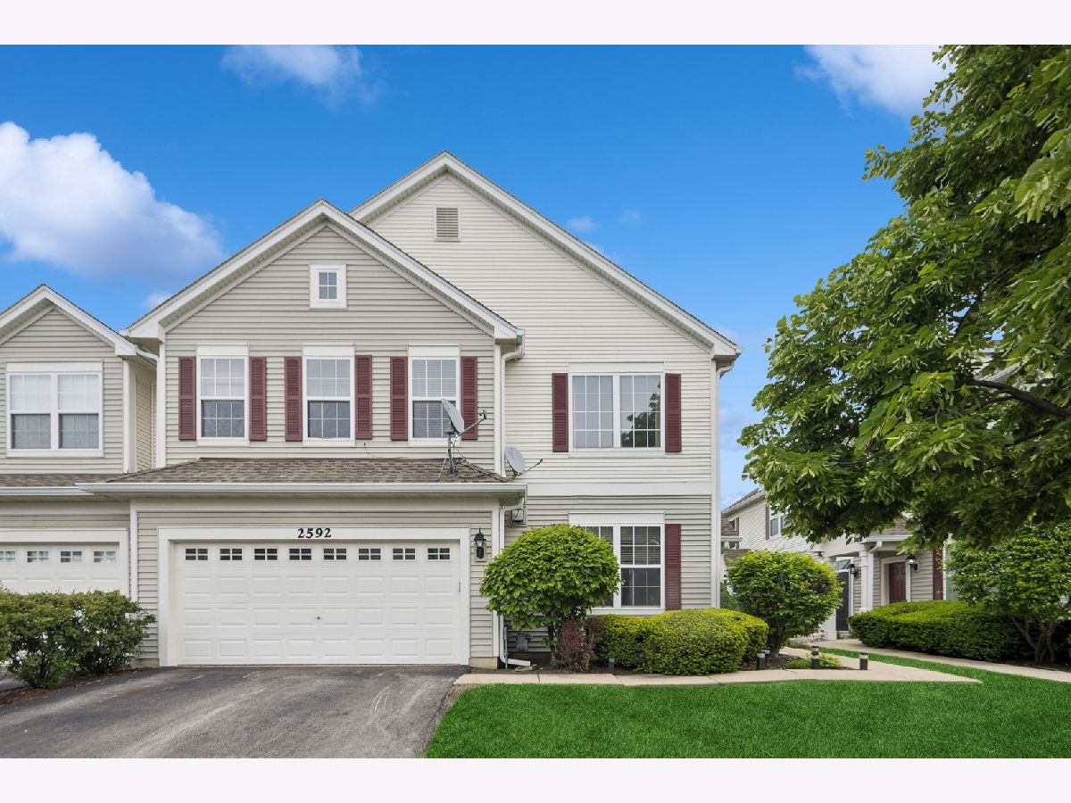 Townhomes & Condos Sold Washington Square Aurora Illinois, 2592 Hillsboro