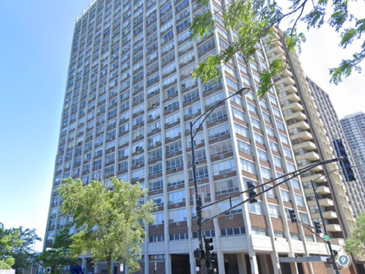 Condominiums Rented Granville Beach Chicago Illinois, 6171 Sheridan