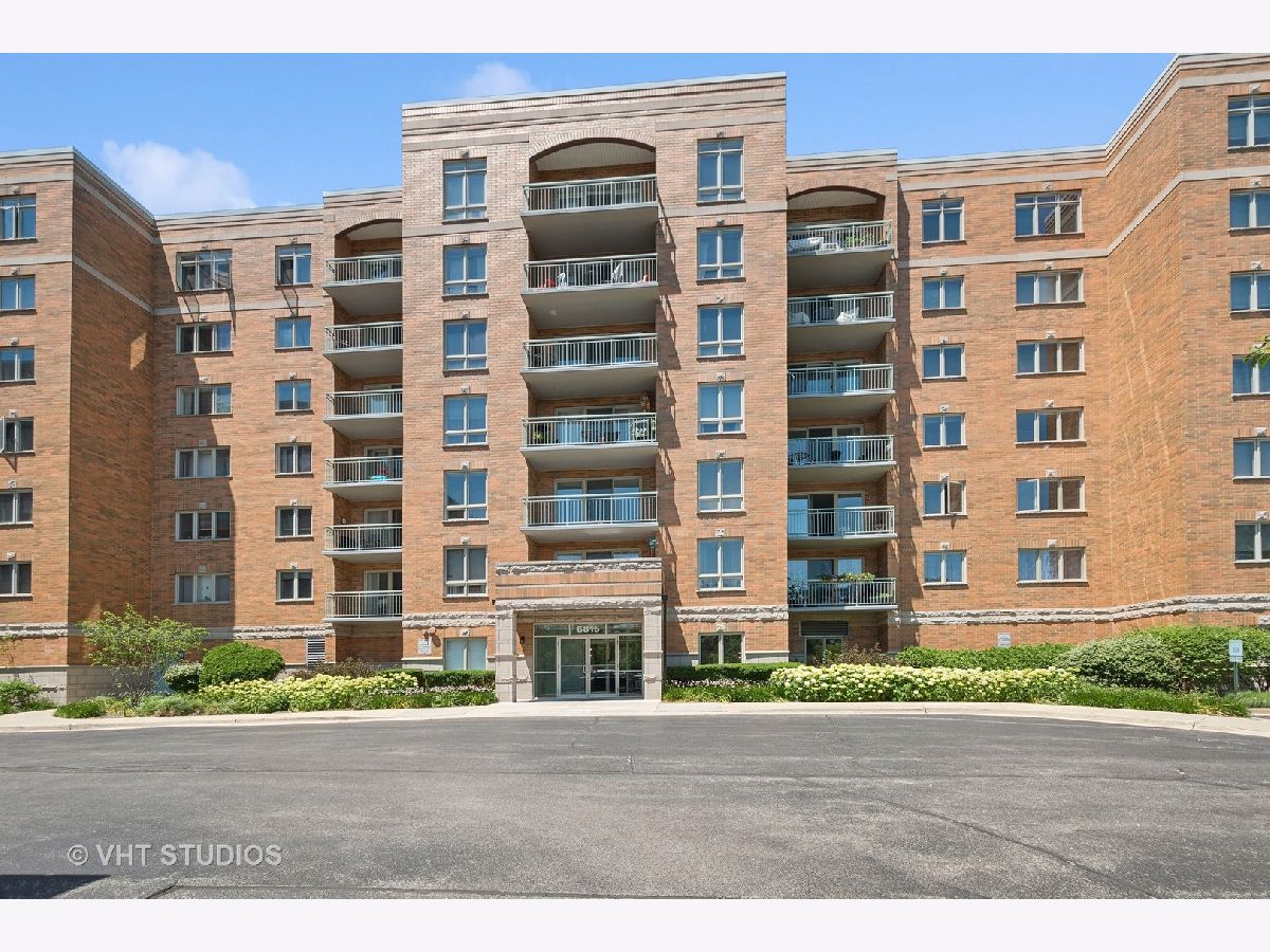 Condominiums Sold Eagle Point Niles Illinois, 6815 Milwaukee