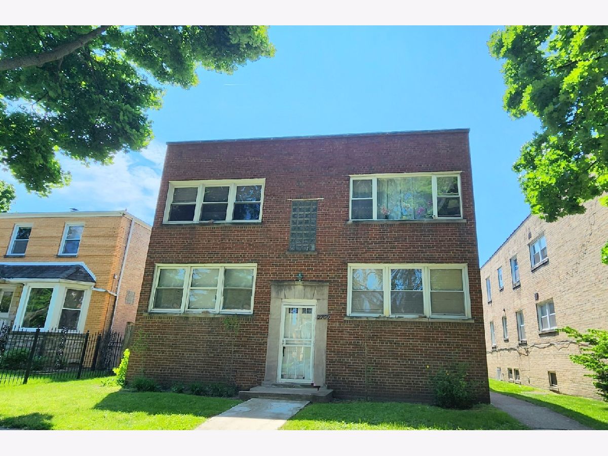 Homes & Condos & Townhomes Rented Budlong Woods Chicago Illinois, 2709 Rascher