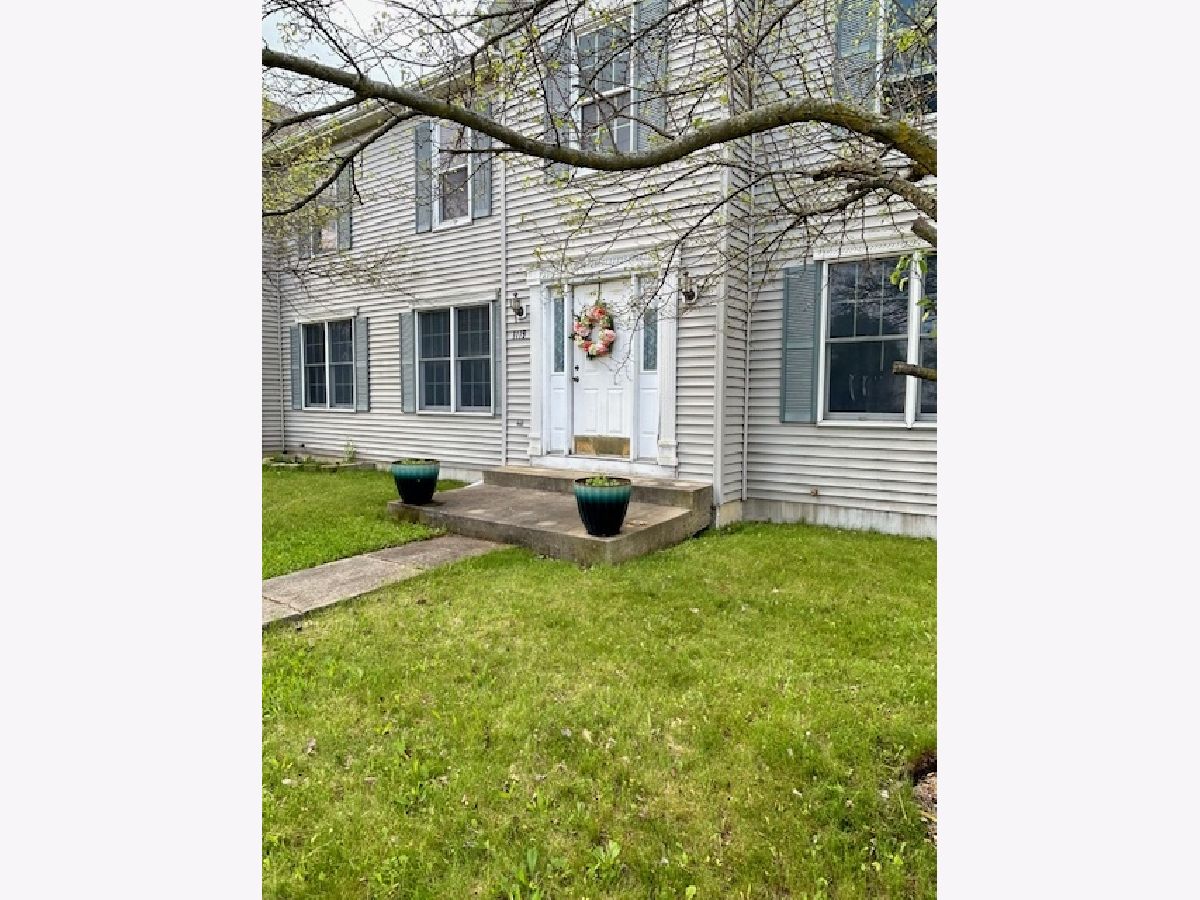 Homes & Condos & Townhomes Sold Savannah Green Normal Illinois, 1119 Shelbourne
