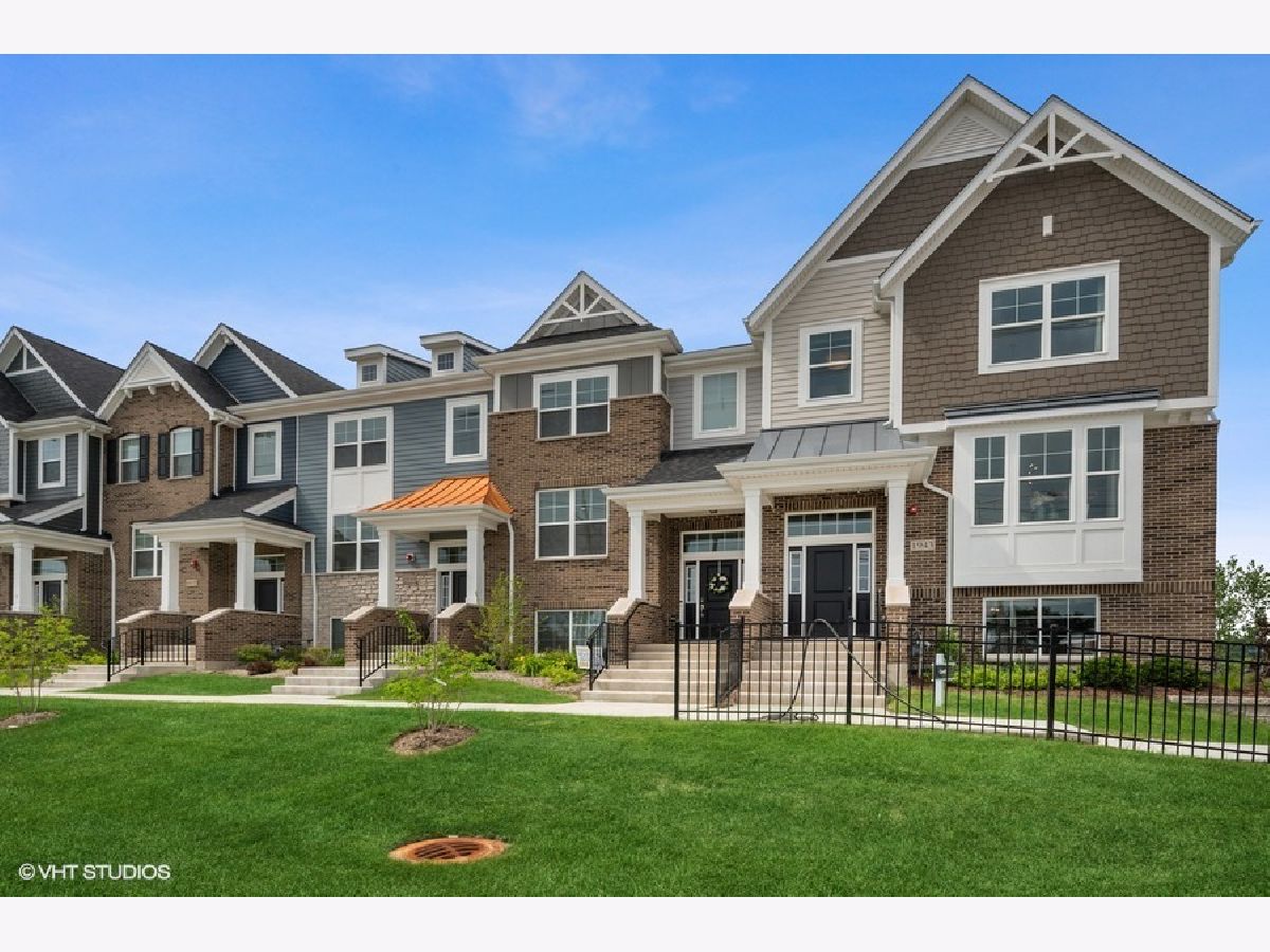 Condos & Townhomes Rented Sterling Place Northbrook Illinois, 1996 Kingsley