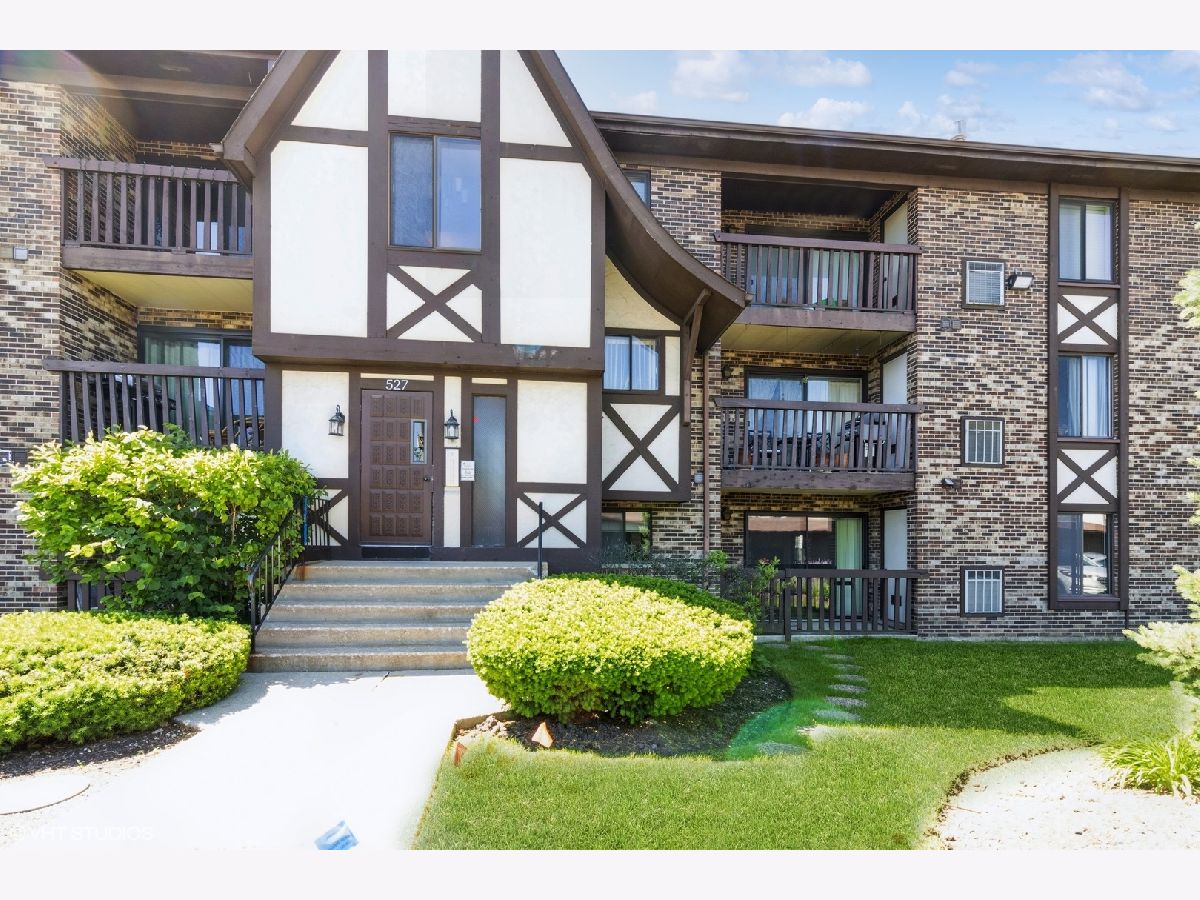 Condominiums Sold Birch Point Westmont Illinois, 527 Cumnor