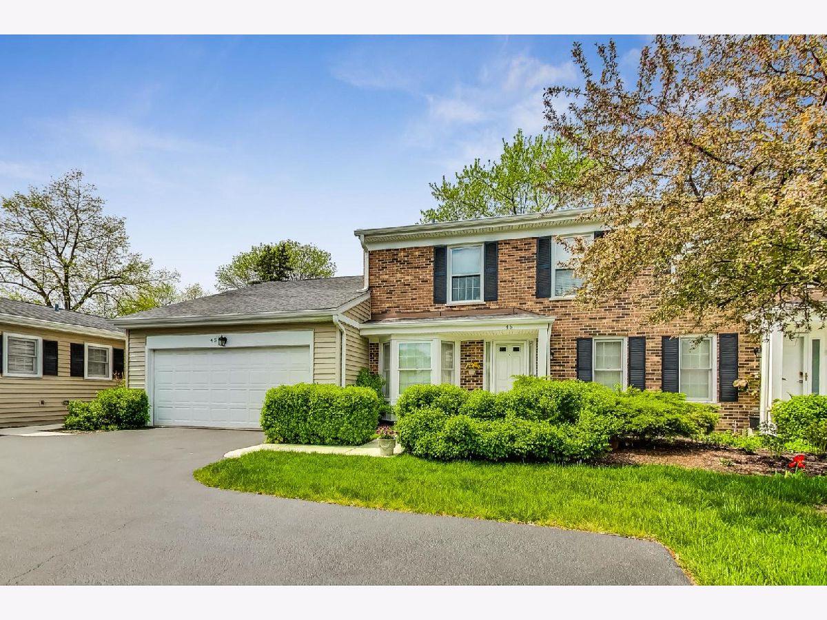 Townhomes & Condos & Homes Sold Ancient Tree Northbrook Illinois, 45 The Court Of Greenway