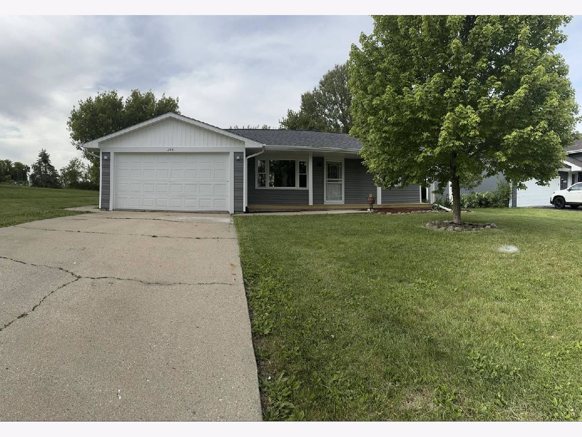 Rented Poplar Grove Illinois, 203 Tamarack Hollow