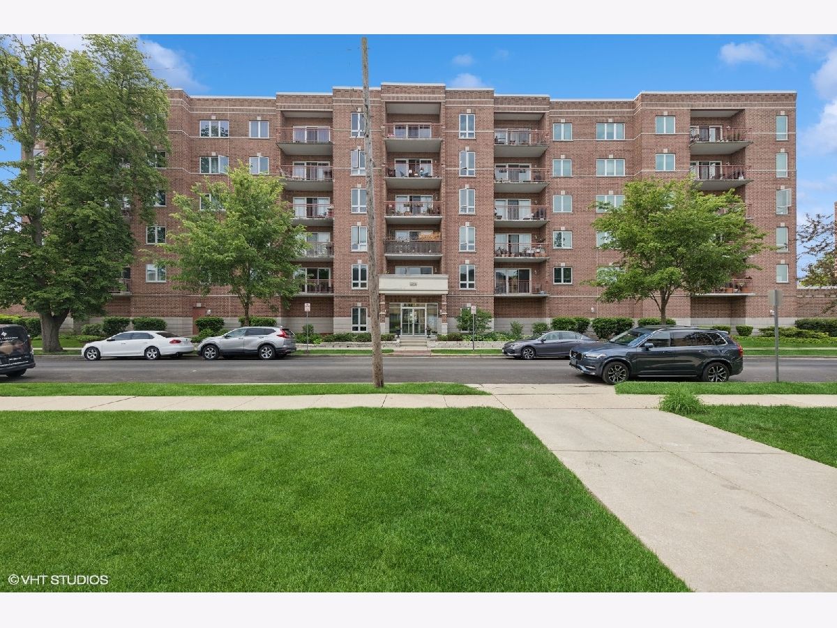 Condominiums Sold Park Laurel Des Plaines Illinois, 1349 Washington