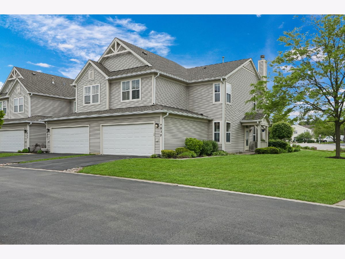 Falling Waters Lindenhurst IL, Townhomes & Condos For Sale & For Rent