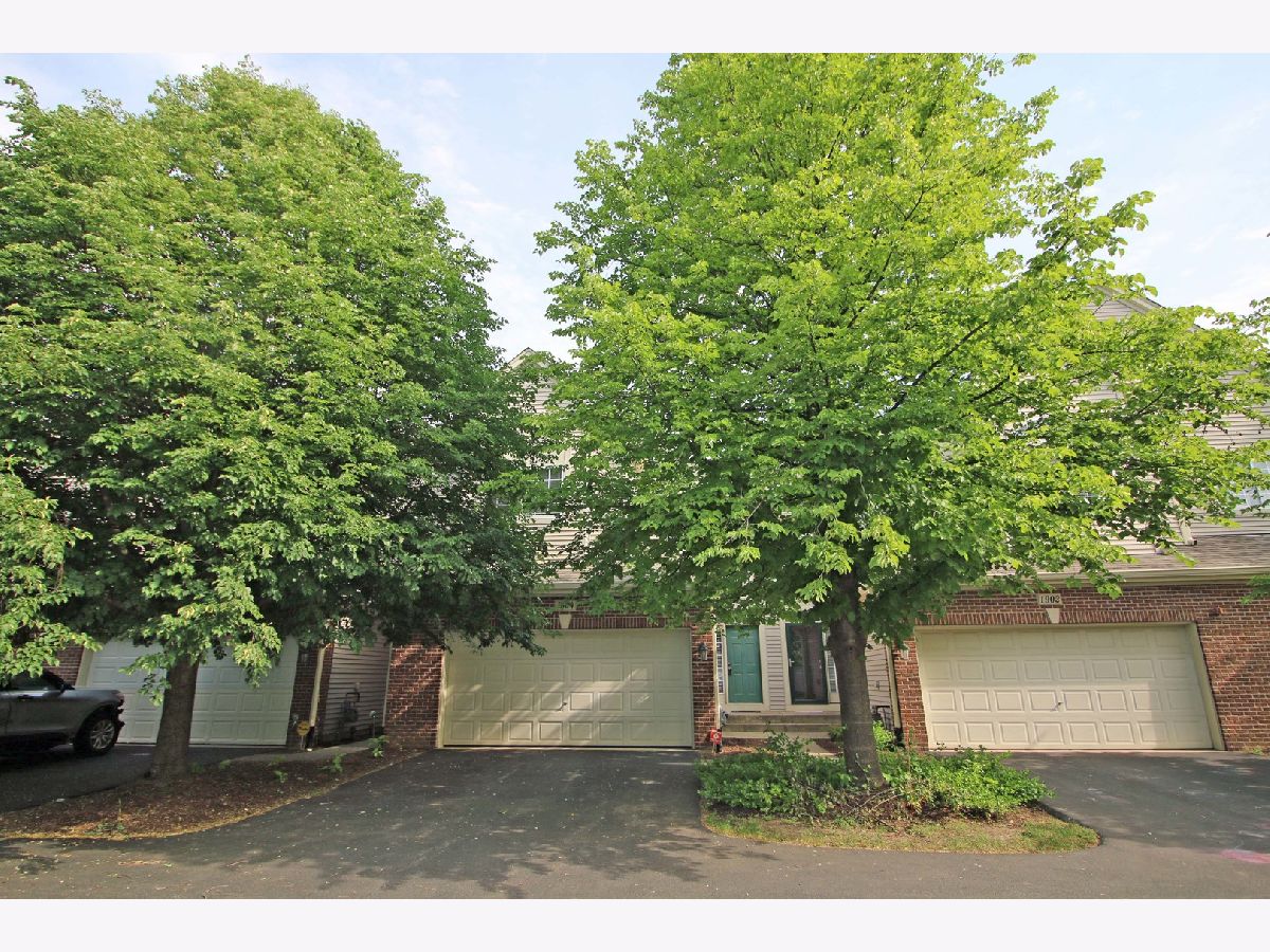 Townhomes & Condos Rented Canterbury Fields Hoffman Estates Illinois, 1904 Maureen