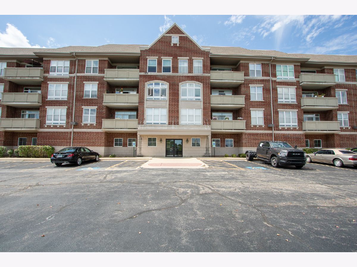 Condominiums Sold The Enclave At Quentin Palatine Illinois, 77 Quentin