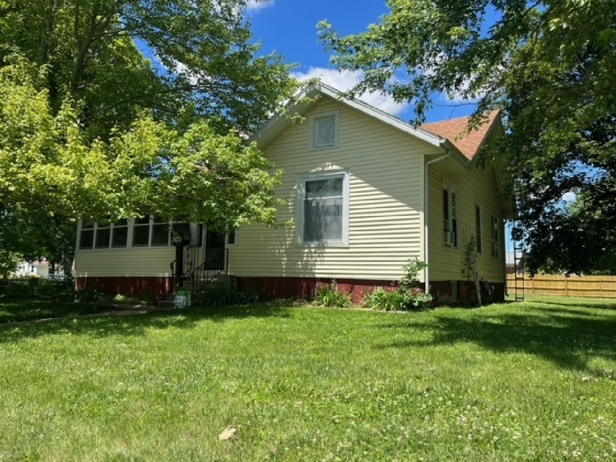 Homes Sold Meadowridge Lexington Illinois, 305 North