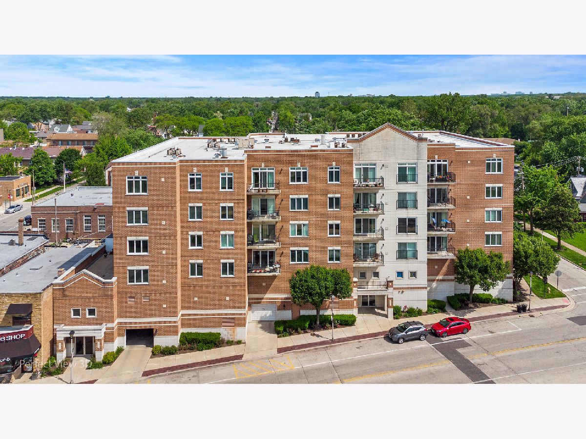 Condominiums Sold Brookfield Terrace Brookfield Illinois, 8822 Brookfield