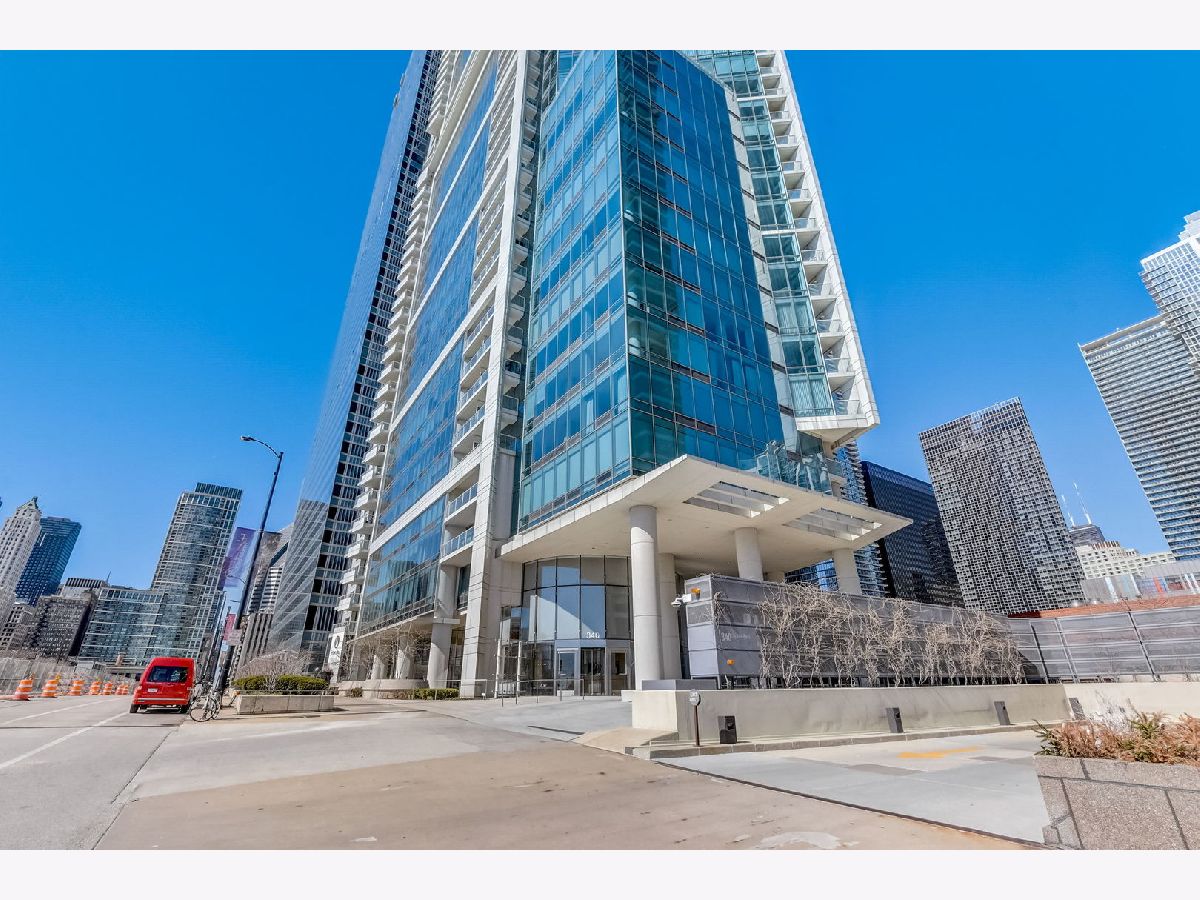 Condos & Townhomes Rented 340 E  Randolph Chicago Illinois, 340 Randolph