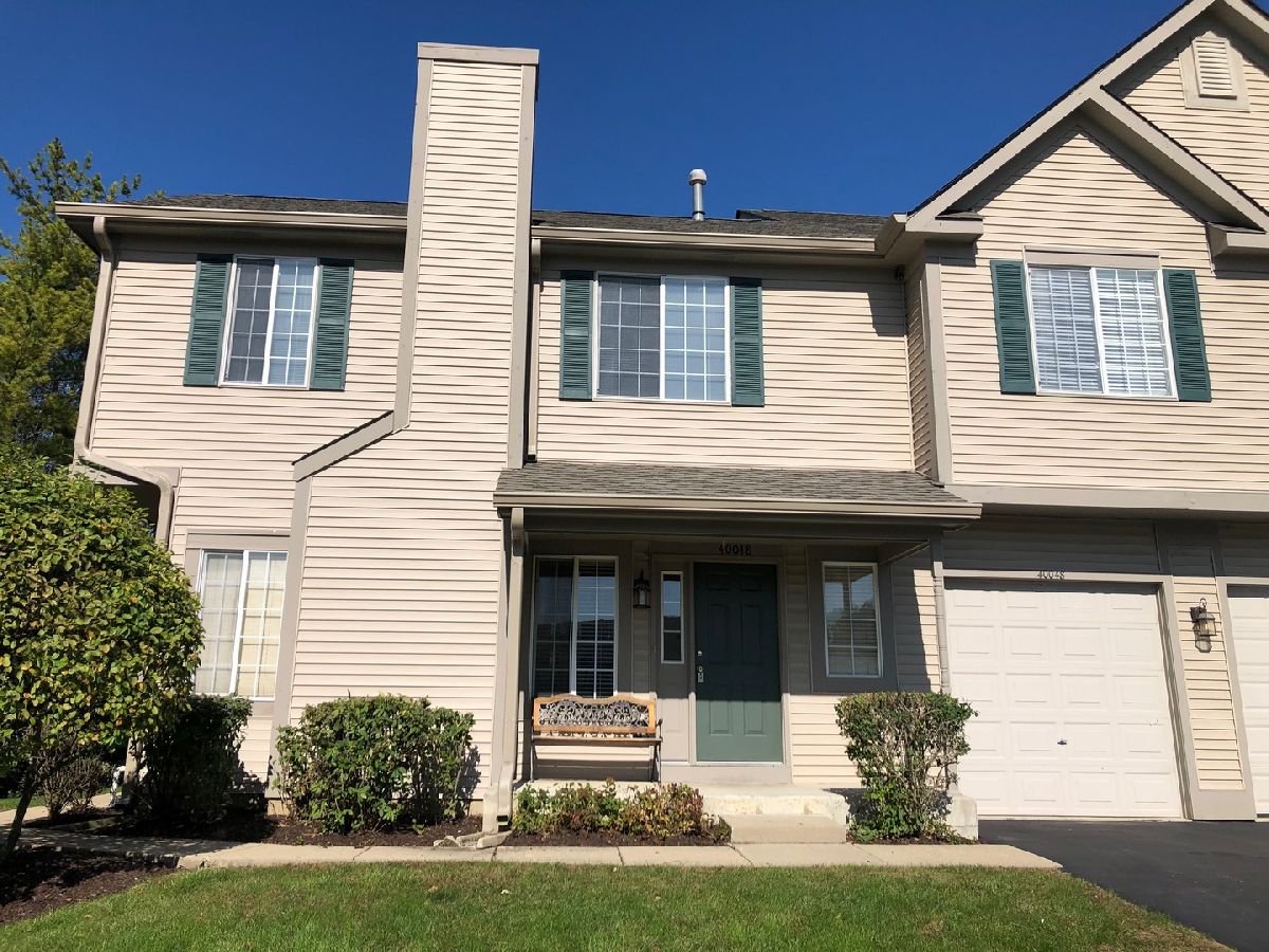 Townhomes & Condos & Homes Rented Fairway Greens Antioch Illinois, 40048 Hidden Bunker