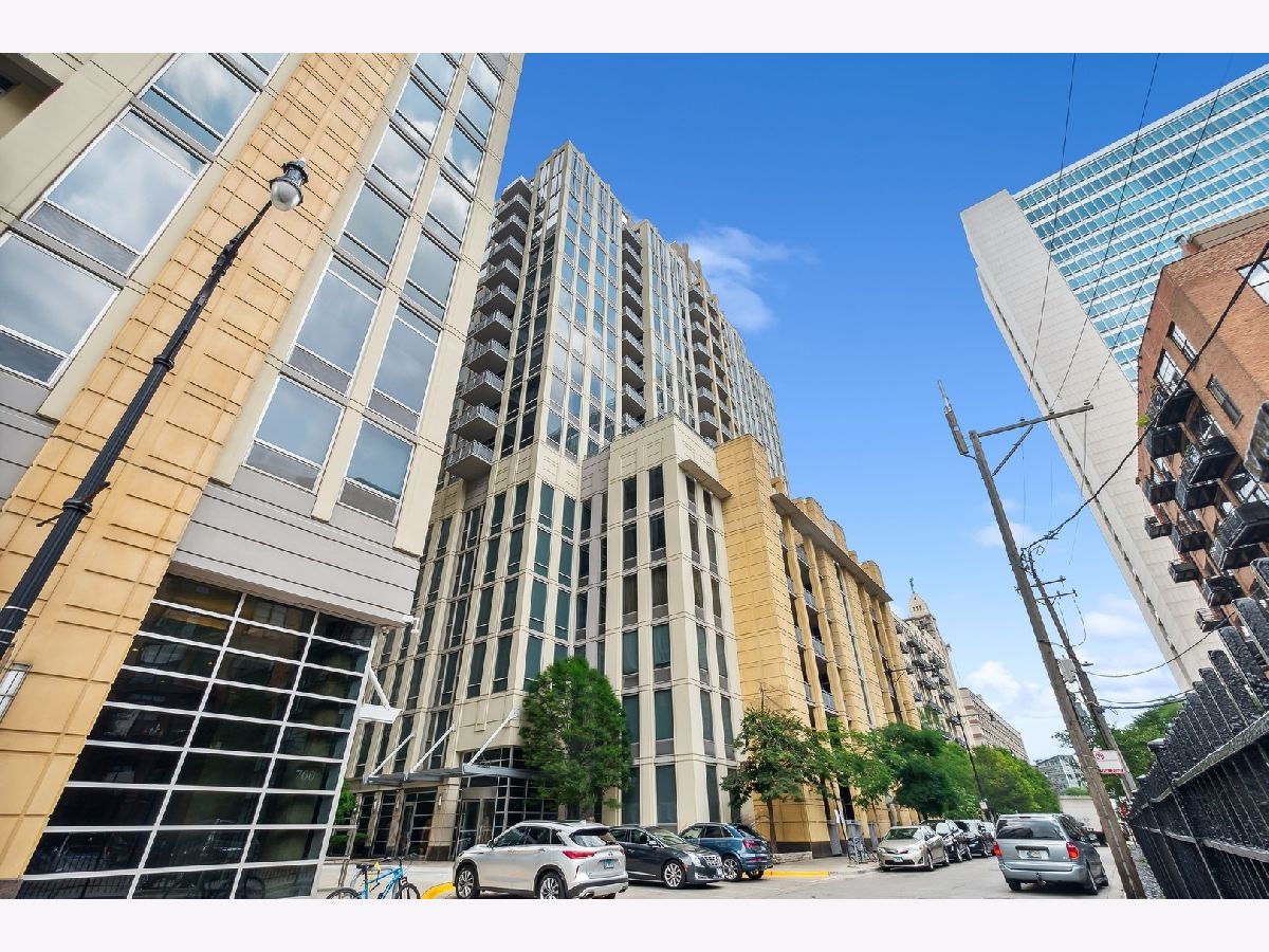 Condominiums Sold Two River Place Chicago Illinois, 720 Larrabee