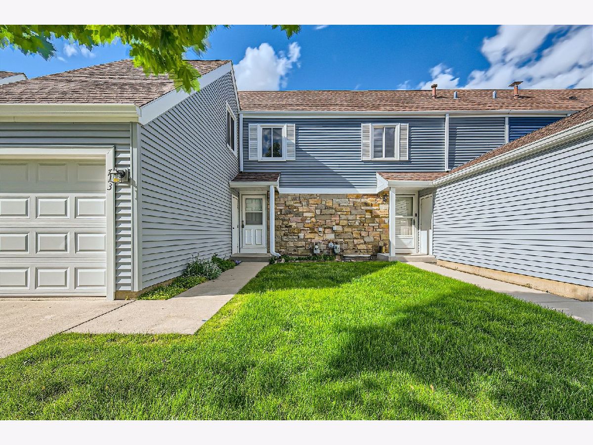 Townhomes Sold Liberty Square Hanover Park Illinois, 713 Bolton