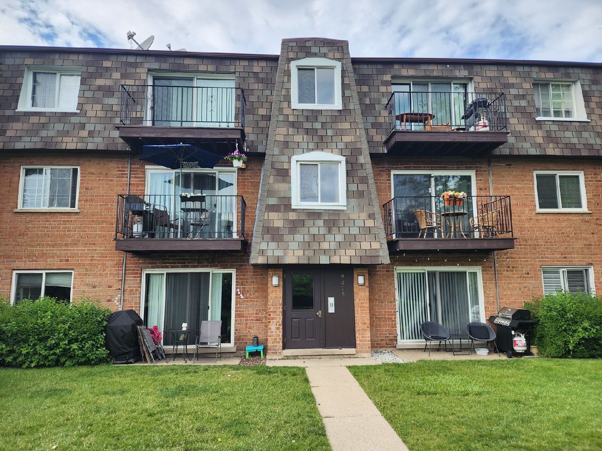 Condominiums Sold Bay Colony Des Plaines Illinois, 9399 Bay Colony