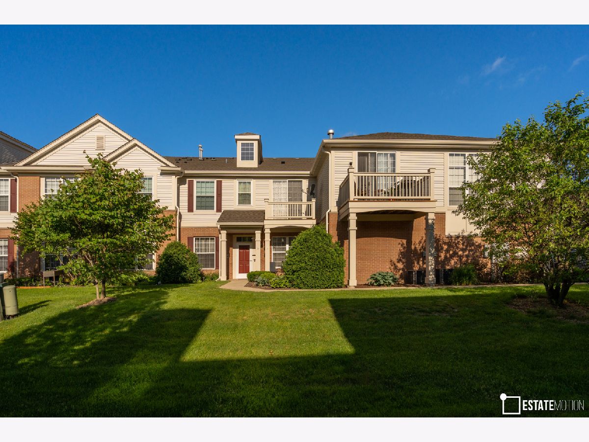 Condos & Townhomes Sold Asbury Woods Justice Illinois, 8125 Concord