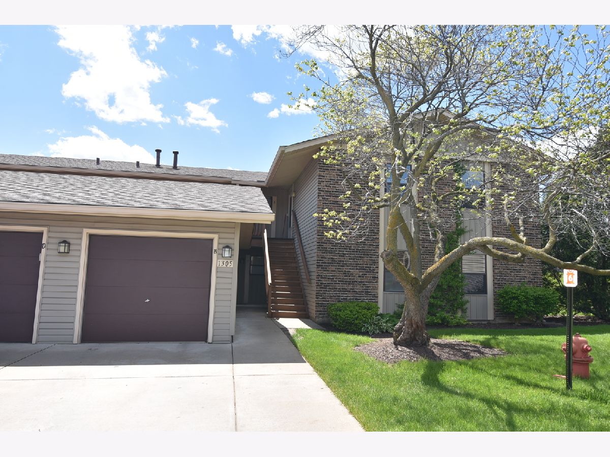 Condos & Townhomes Rented Sierra Blanca Hanover Park Illinois, 1305 Bamburg