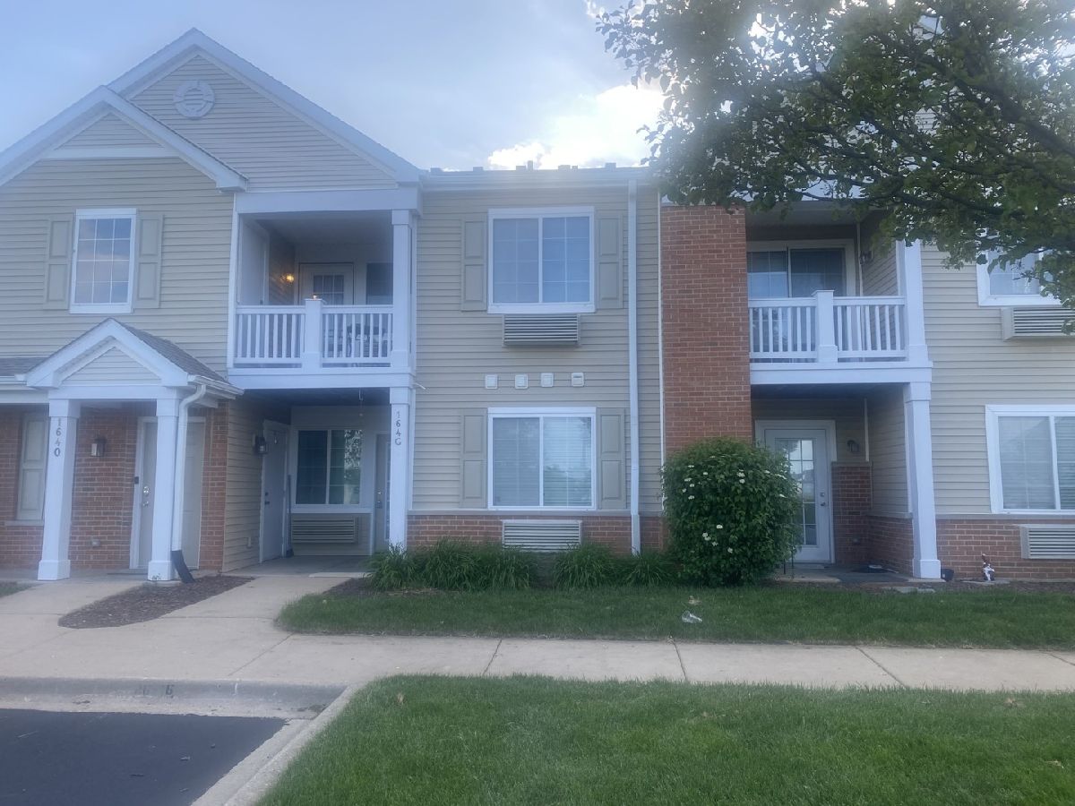 Bristol Bay Yorkville IL, Condos & Townhomes & Homes For Sale & For