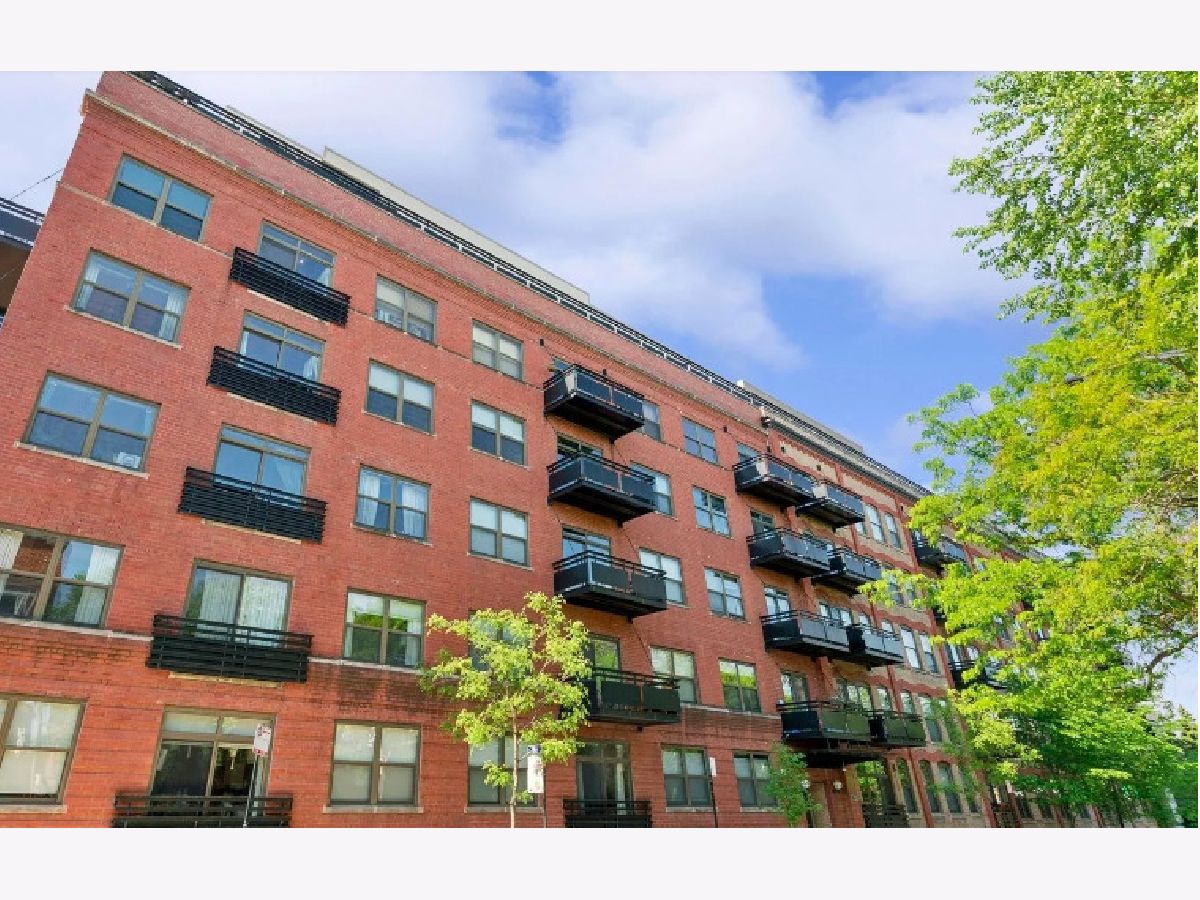 Condominiums Rented Regal Lofts Chicago Illinois, 1735 Diversey