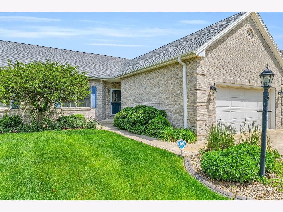 Homes & Condos & Townhomes Sold Deer Hollow Mahomet Illinois, 2104B Lucille