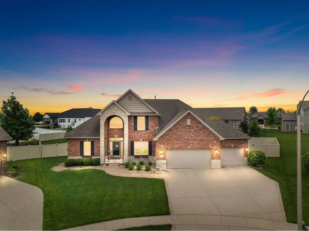 Homes & Condos & Townhomes Sold Eagle View Bloomington Illinois, 4015 Rockledge