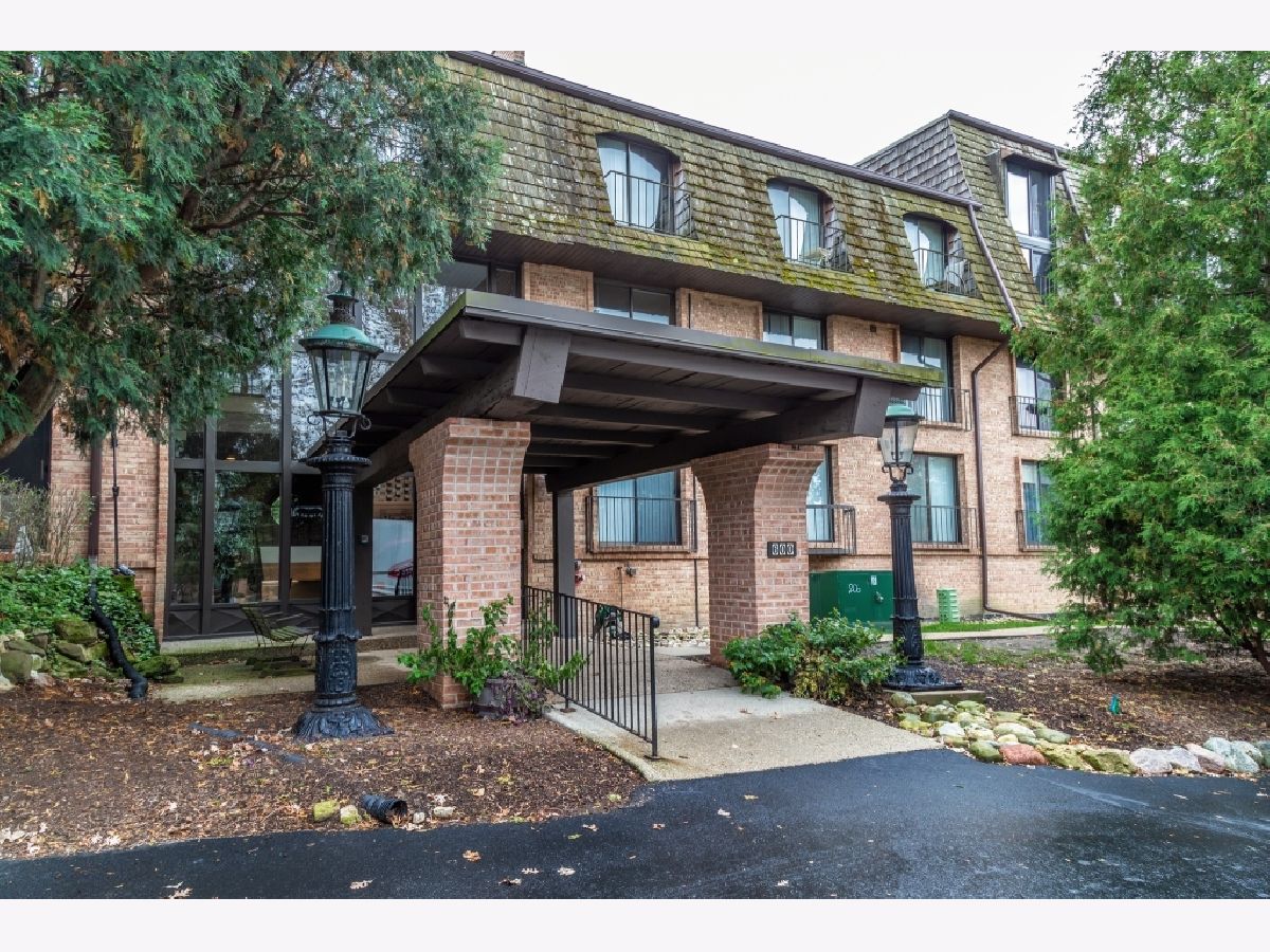 Condos & Townhomes Rented Arbors At Barrington Barrington Illinois, 600 Russell
