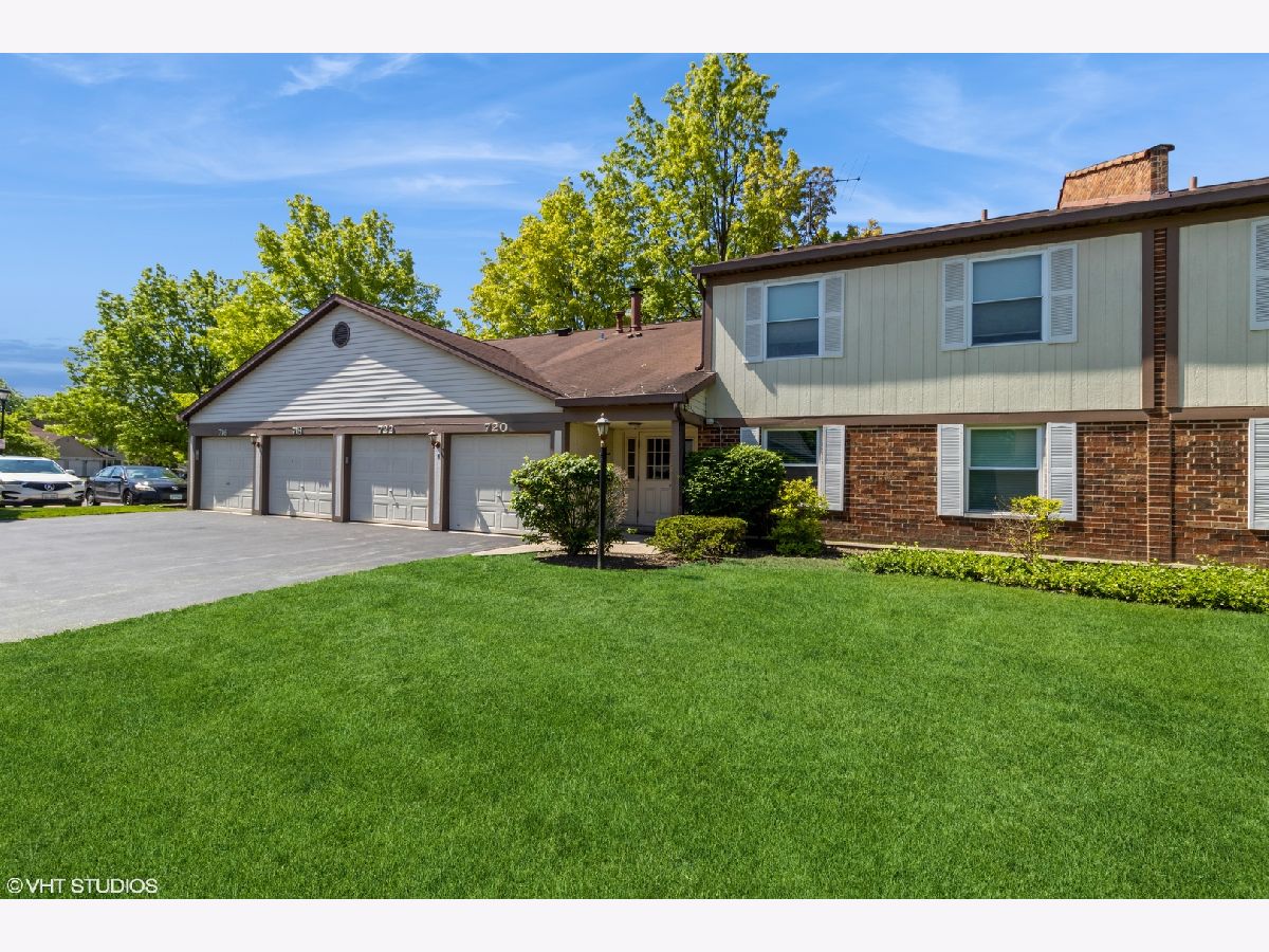 Condominiums Sold Deer Run Palatine Illinois, 718 Deer Run