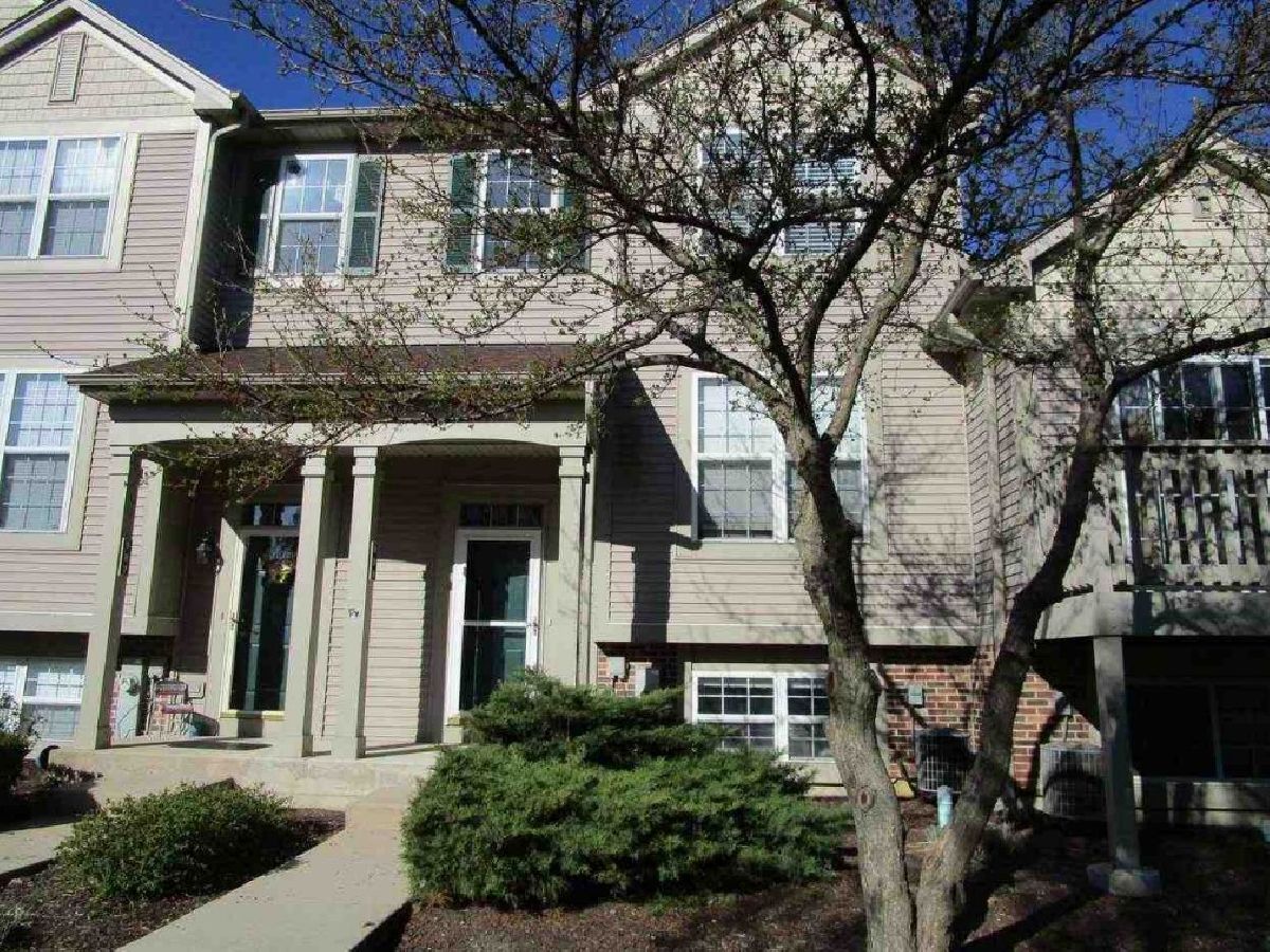 Townhomes Rented Cherry Creek Grayslake Illinois, 999 Ellsworth
