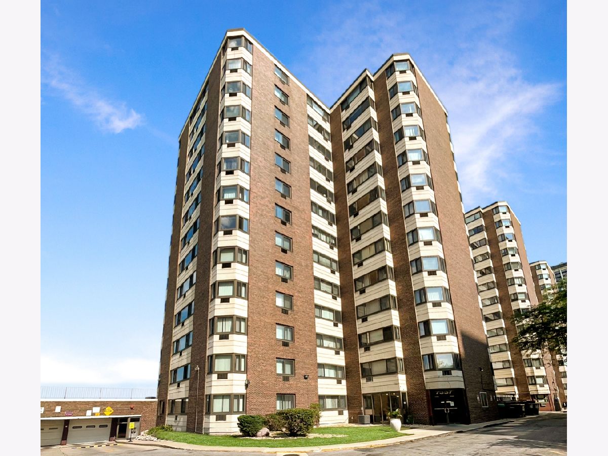 Condominiums Rented Lake Terrace Condominiums Chicago Illinois, 7337 South Shore