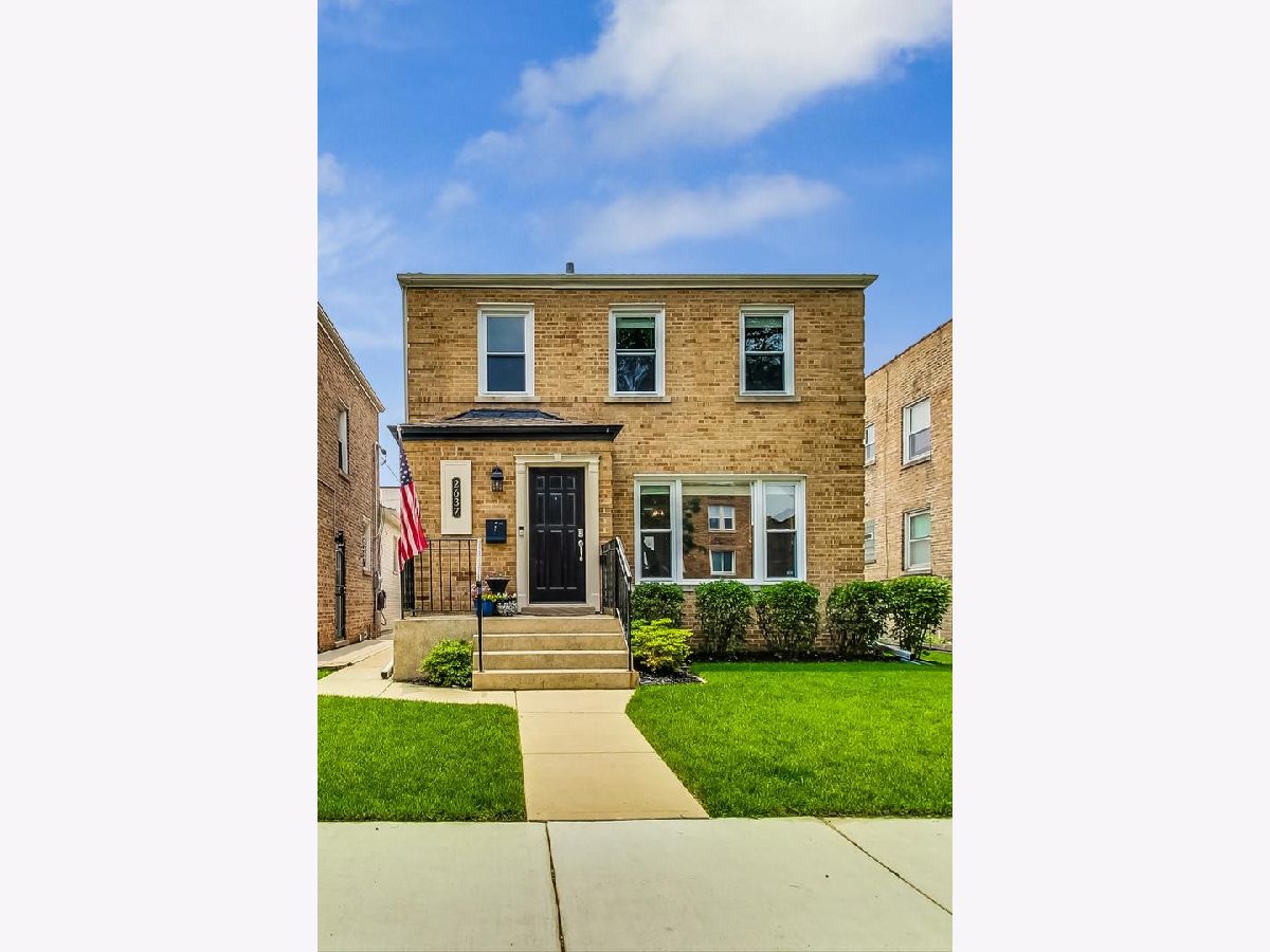 Homes & Condos & Townhomes Sold Budlong Woods Chicago Illinois, 2637 Summerdale