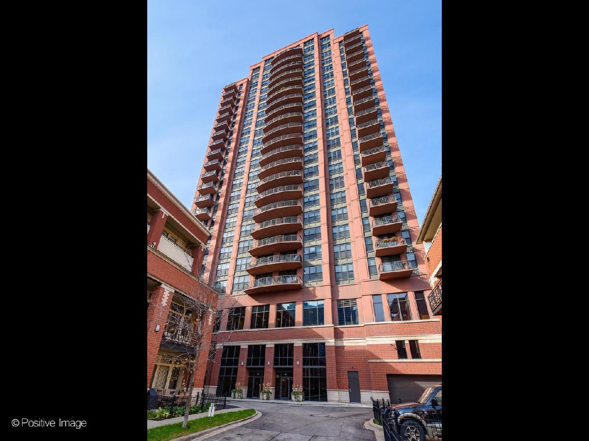 Condominiums Rented Kinzie Station Chicago Illinois, 330 Jefferson