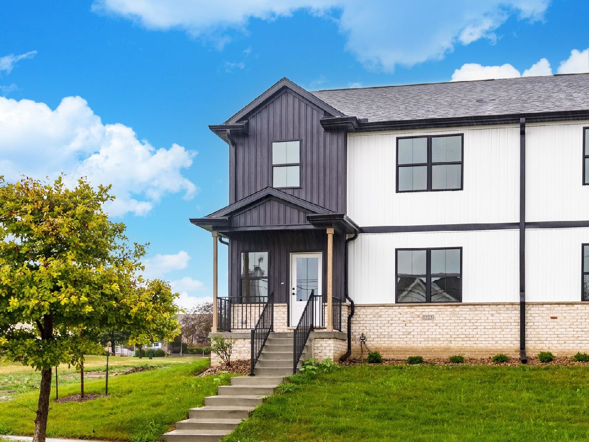 Homes & Condos & Townhomes Sold Kelley Glen Normal Illinois, 1523 Belclare