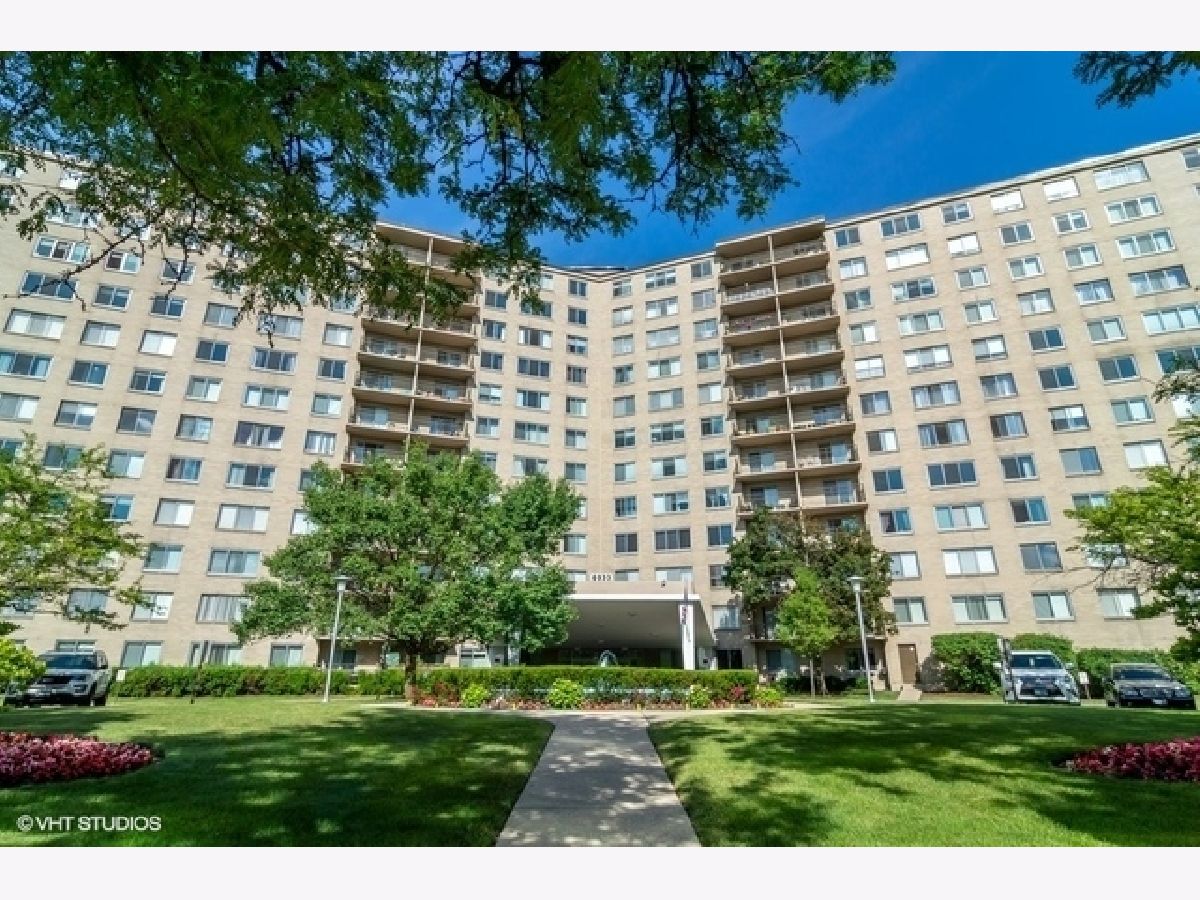 Winston Towers Chicago IL, Condominiums For Sale & For Rent Sadie