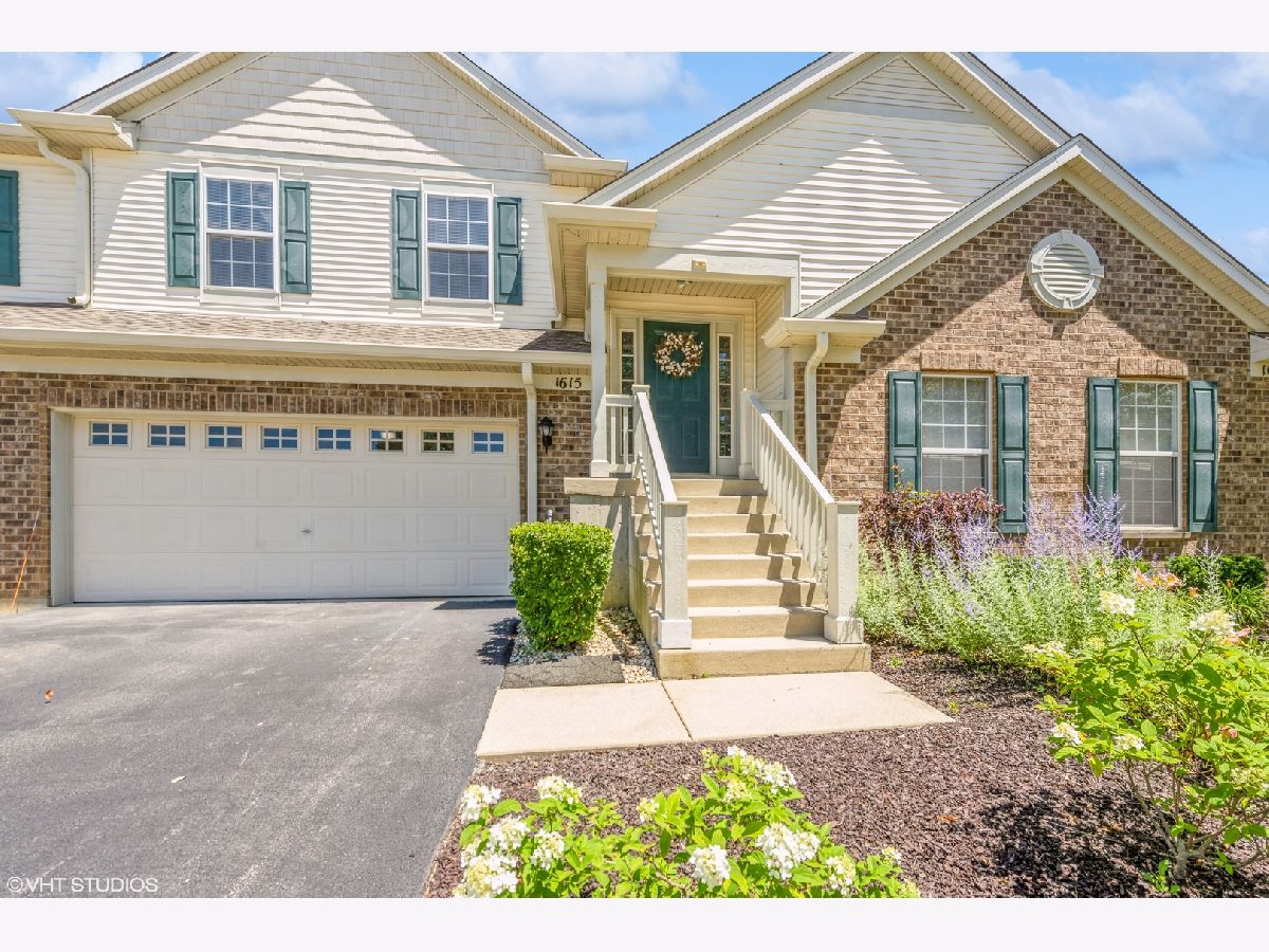 Townhomes & Condos Sold Canterbury Place Algonquin Illinois, 1615 Millbrook