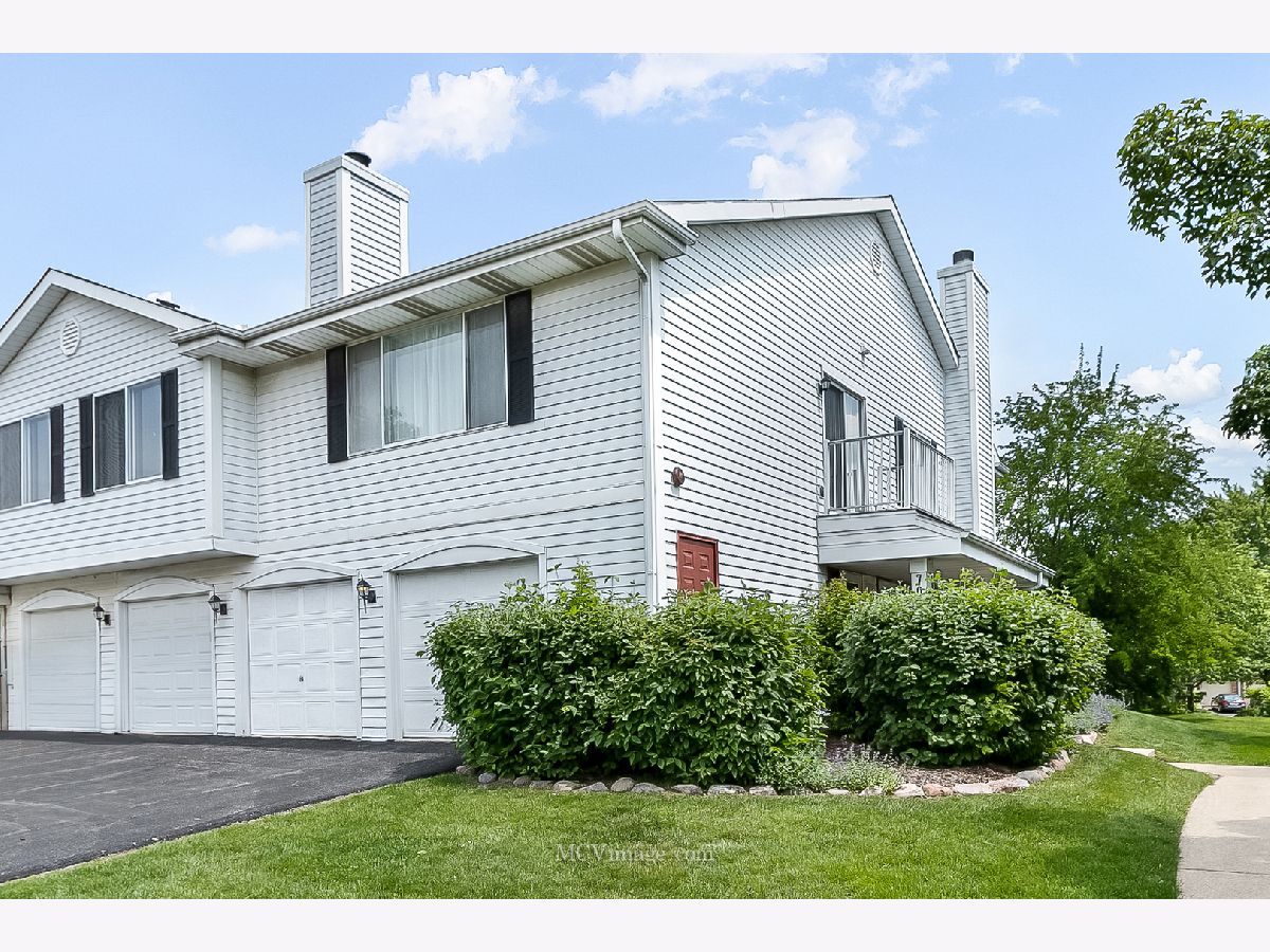 Townhomes & Condos Rented Devonshire Darien Illinois, 7921 Knottingham