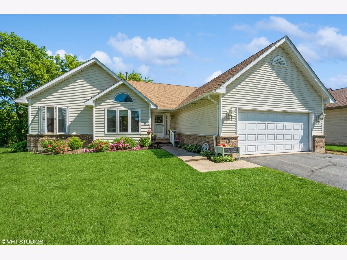 Homes & Condos & Townhomes Sold Edgewood Woodstock Illinois, 751 Roger