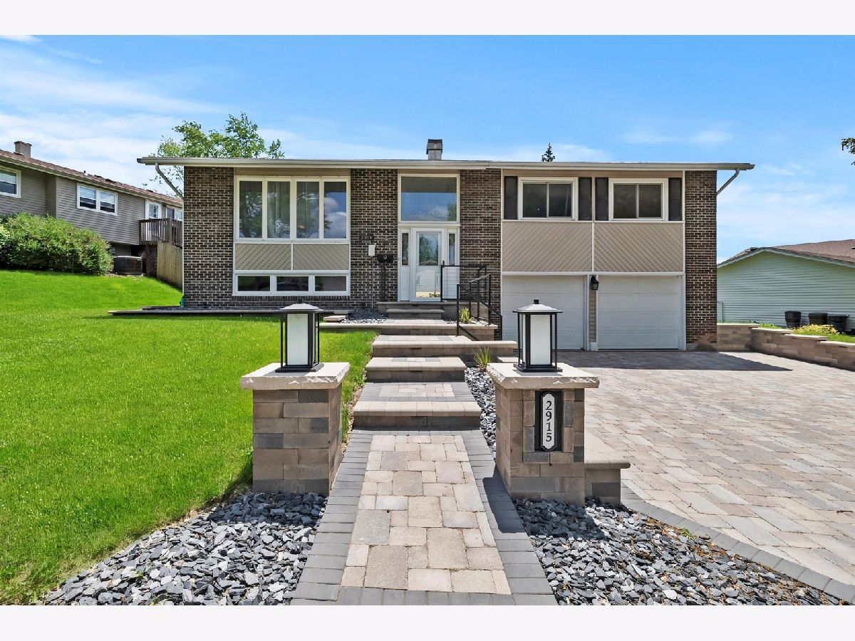Homes & Condos & Townhomes Rented Winston Hills Woodridge Illinois, 2915 Stonewall