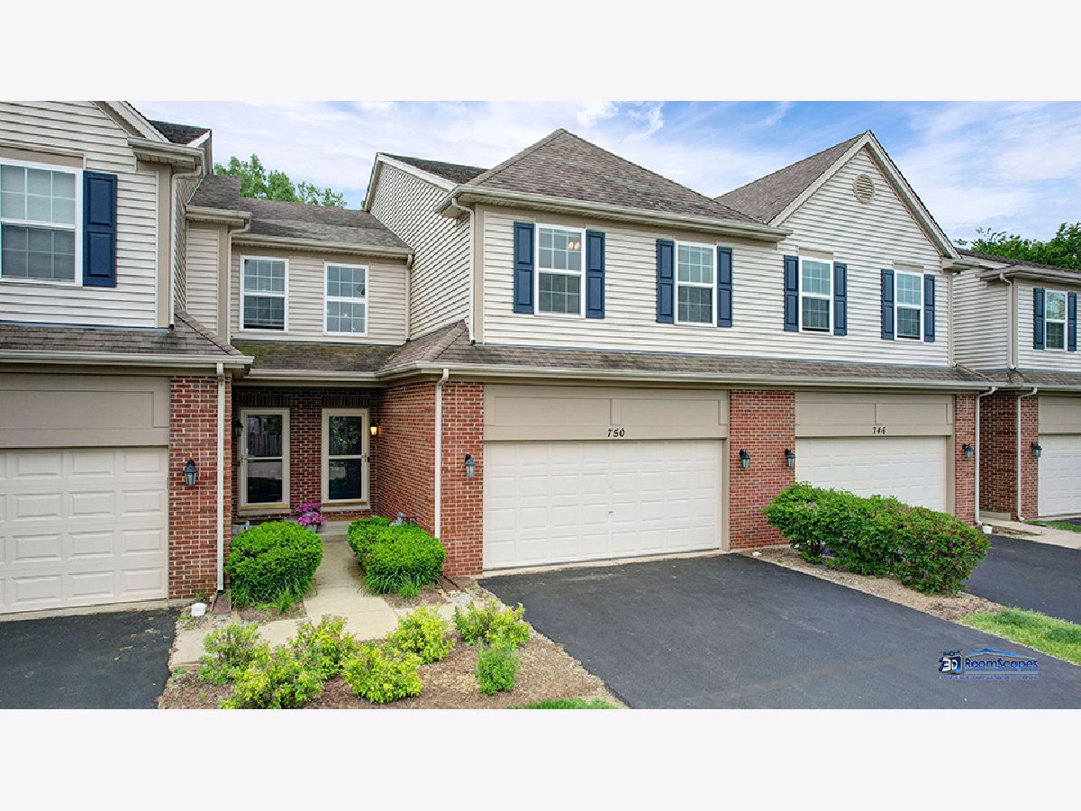 Homes & Townhomes Sold Ashton Pointe Crystal Lake Illinois, 750 Oak Hollow
